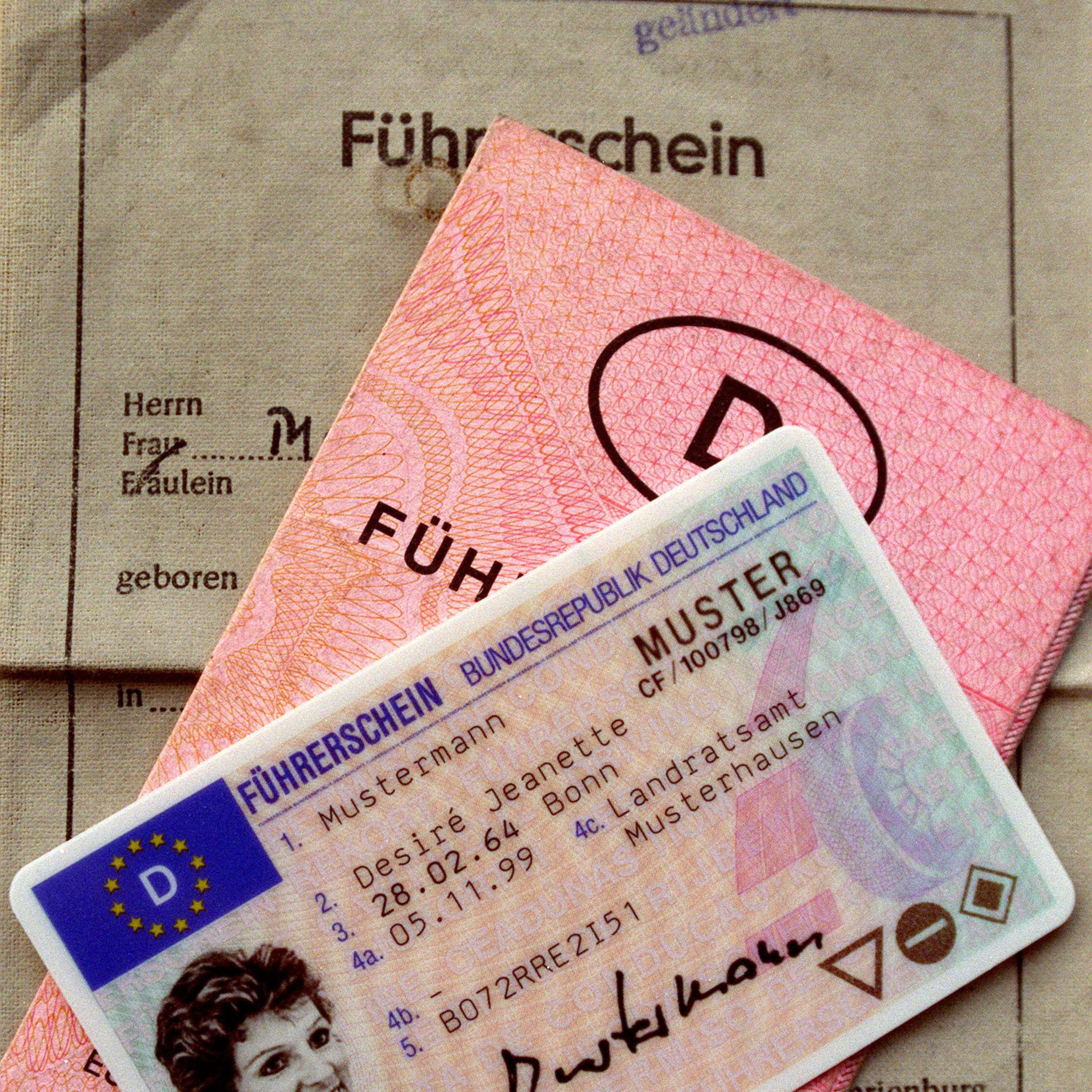 Services 33668427 Der Neue Ist Eine Karte Deswegen Sind Die Alten Fuehrerscheine Zu Tauschen 10ec